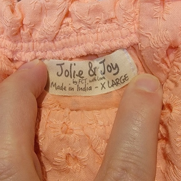 Peaches Eyelet Puff‎ Sleeve Blouse ☀️ - Picture 2 of 4